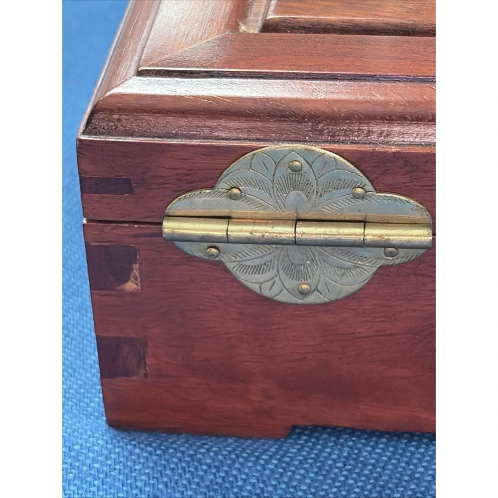Vtg Chinese Rosewood Jewelry Box w/ Brass Latch & Dovetail Joints 7